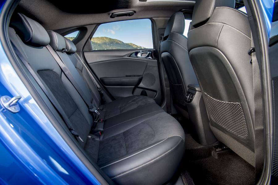 Интерьер Kia ProCeed GT Line S 2019 года  (UK) (фото 38 из 41)